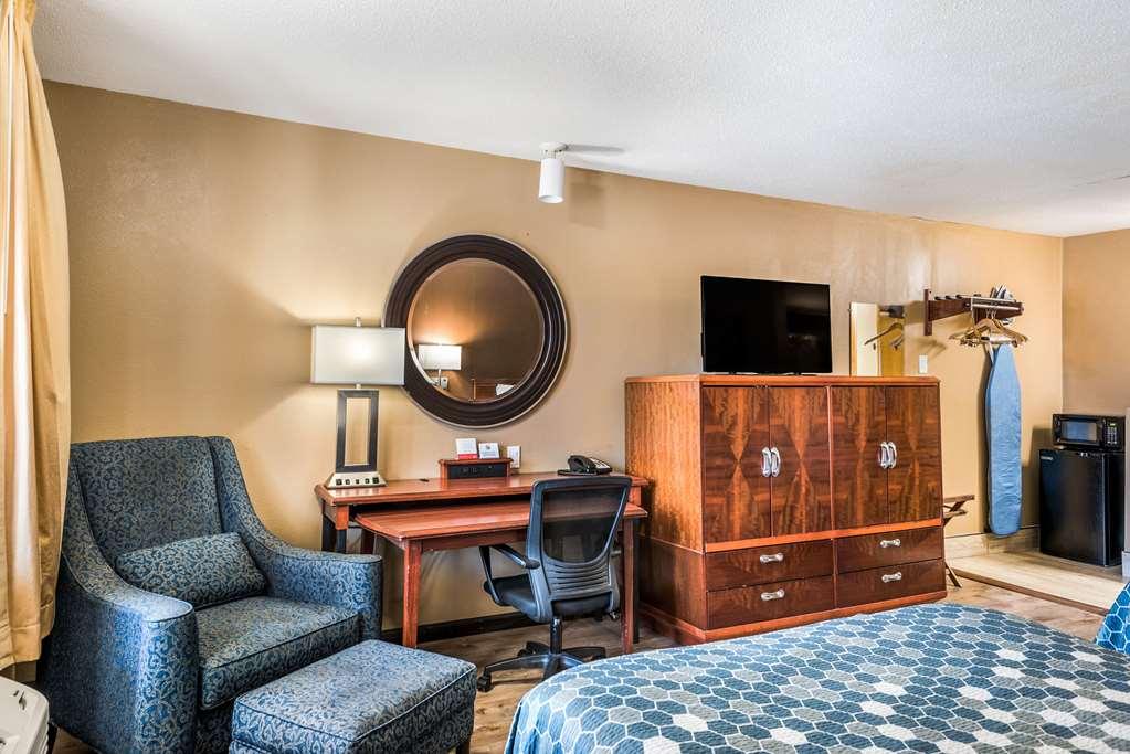 Econo Lodge Oskaloosa Room photo
