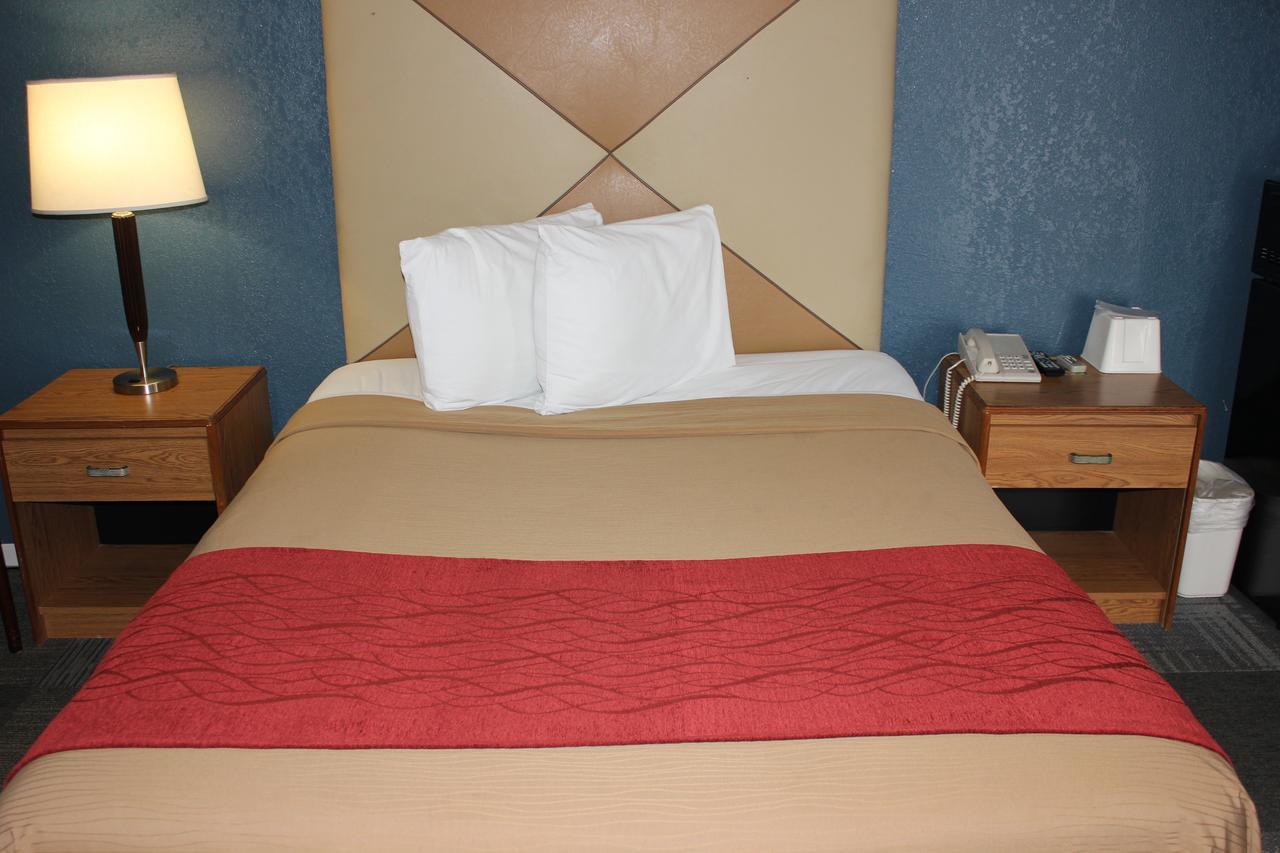 Econo Lodge Oskaloosa Exterior photo